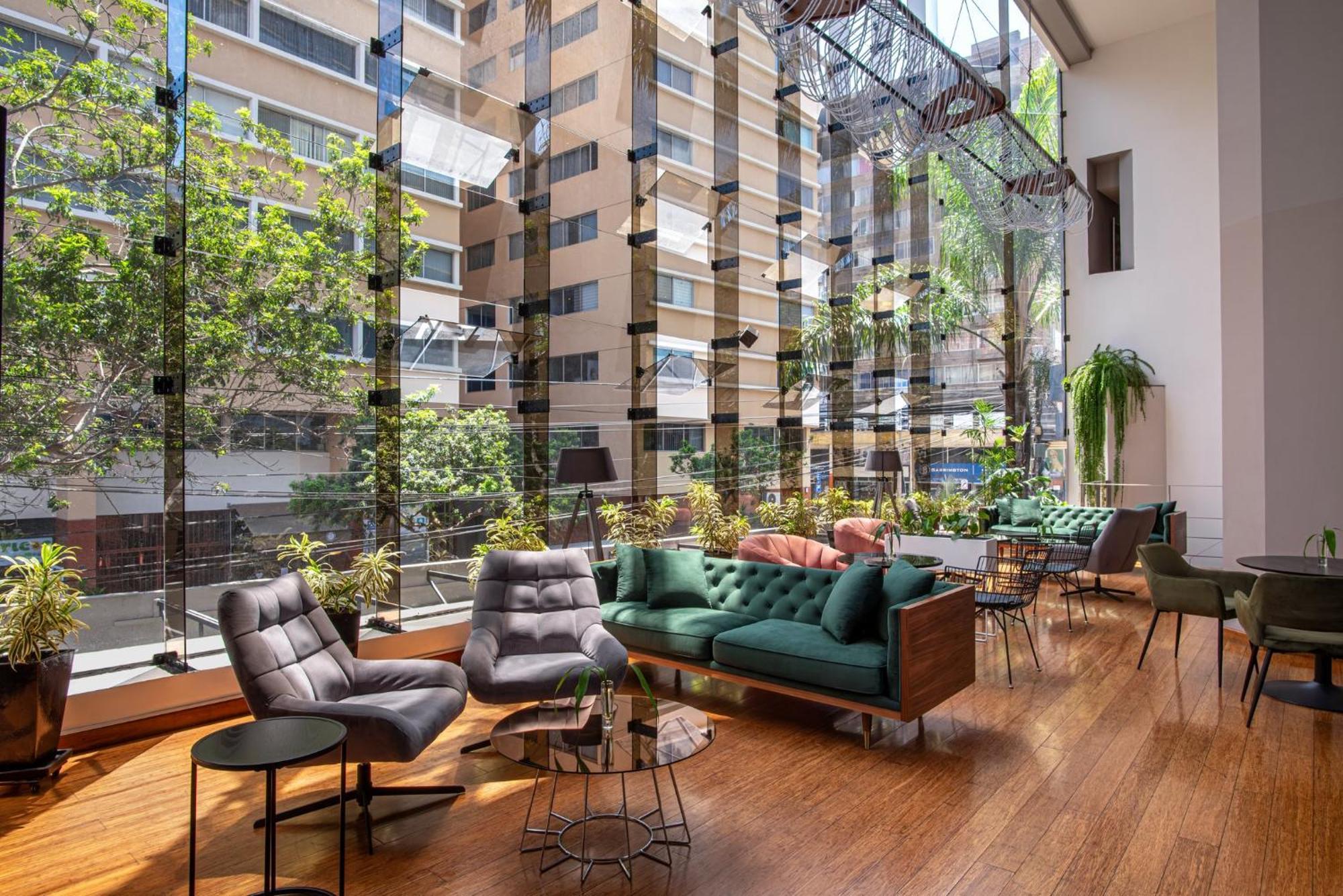 Crowne Plaza Lima By Ihg Hotell Exteriör bild The lobby of the hotel