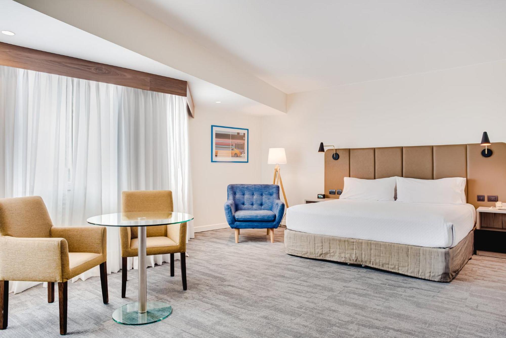 Crowne Plaza Lima By Ihg Hotell Exteriör bild A room at the hotel